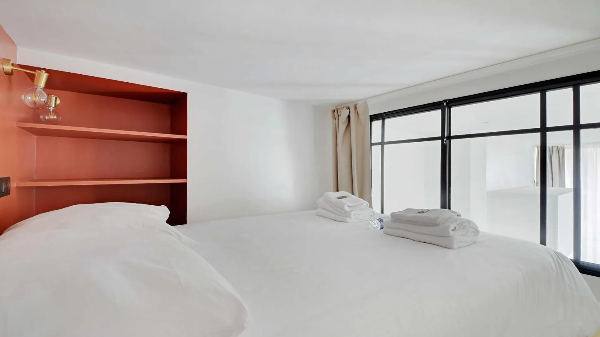 Charming Apartment 2Br- 4P - Rochechouart باريس